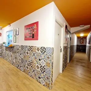 arc-house-hostel.catalonia-hotels.com/